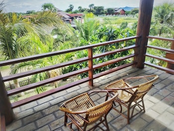 bagan village resort hotel