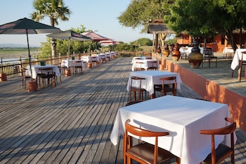 bagan village resort hotel