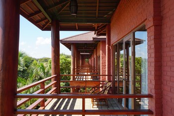 bagan village resort hotel