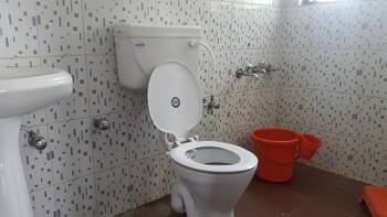 rising moon guest house