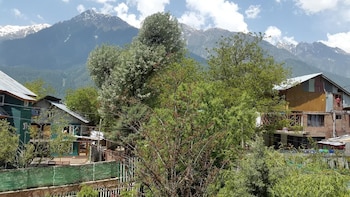 rising moon guest house