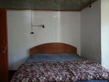 Rising Moon Guest House,Gandaki>>Pokhara,3 star