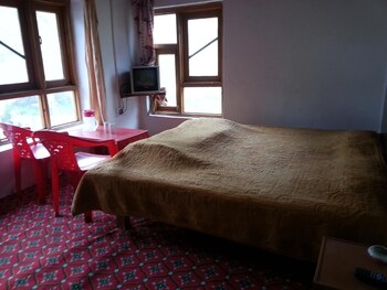 rising moon guest house