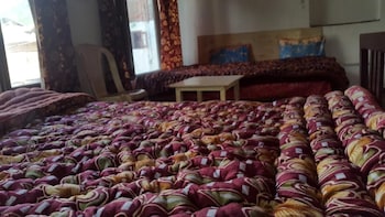 rising moon guest house