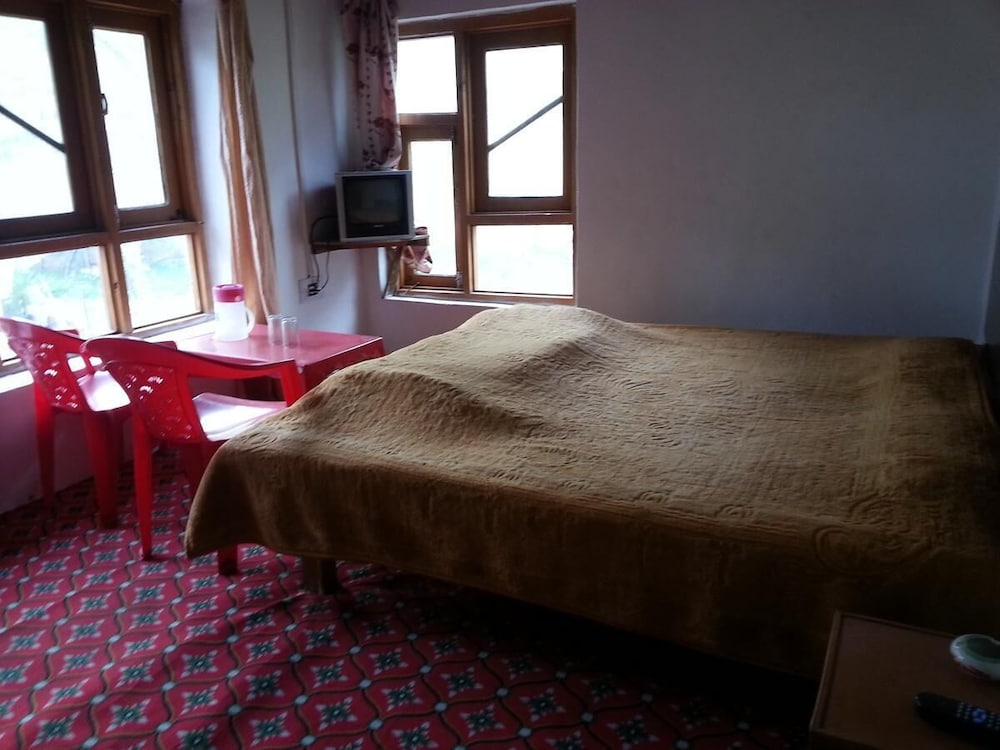 rising moon guest house