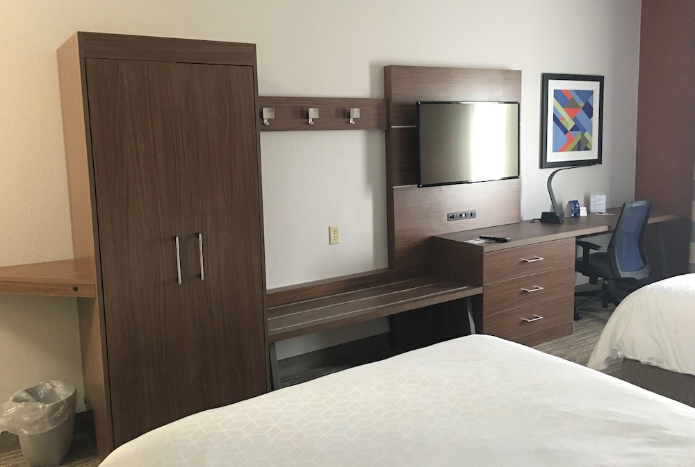 holiday inn express greensburg by ihg