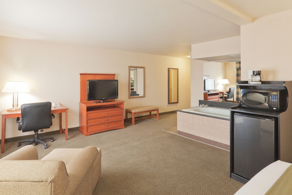 holiday inn express greensburg by ihg