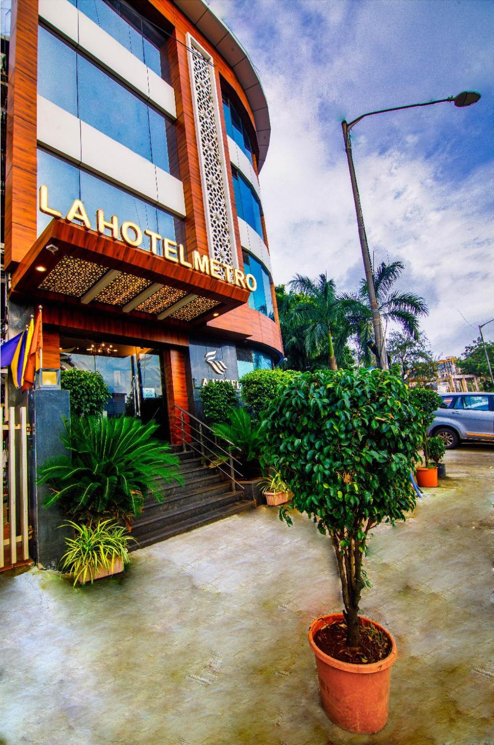 la hotel metro