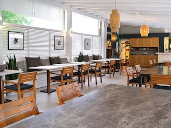 dorman suites hotel