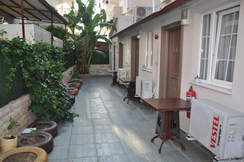 neoss boutique hotel