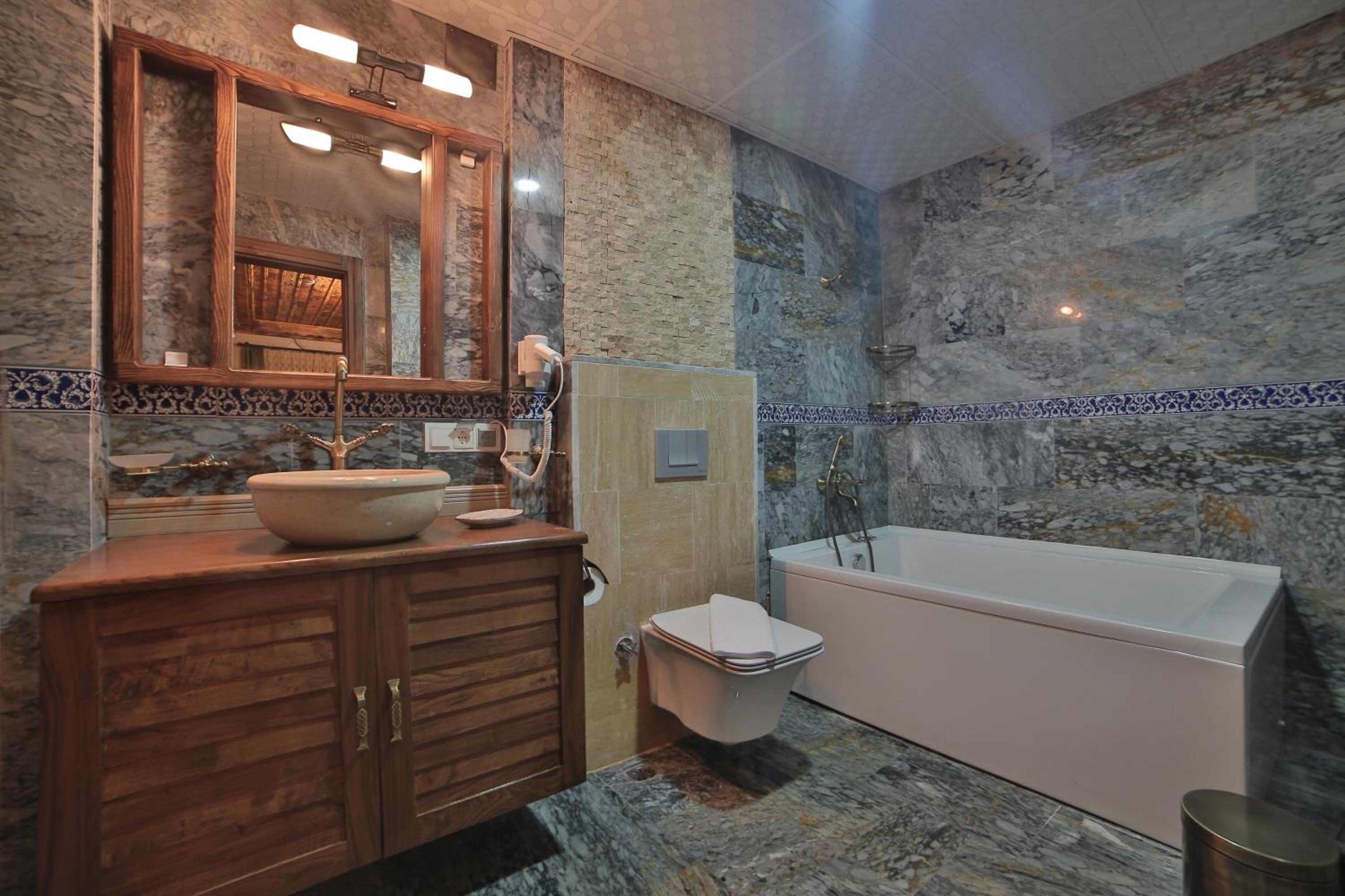 caravanserai inn hotel