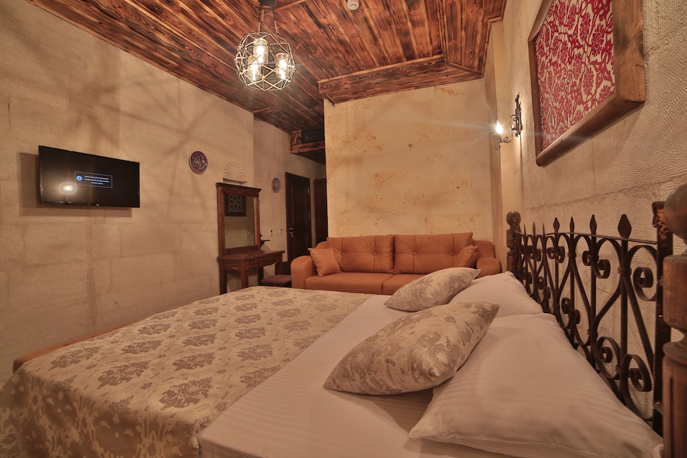 caravanserai inn hotel