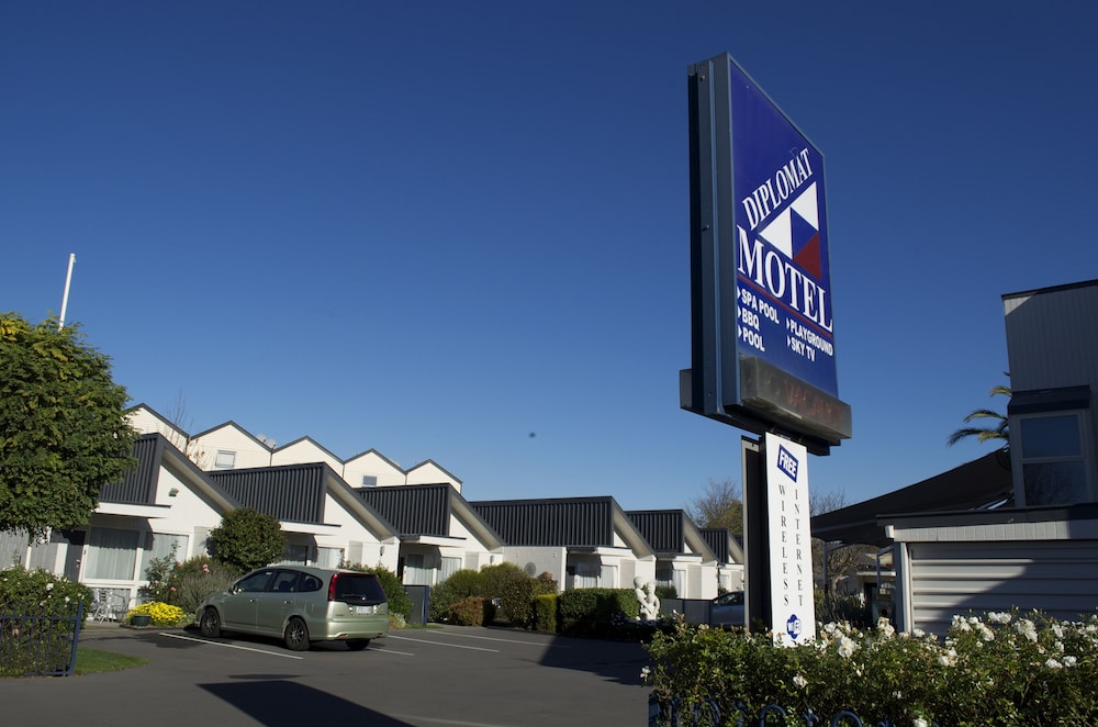 diplomat motel