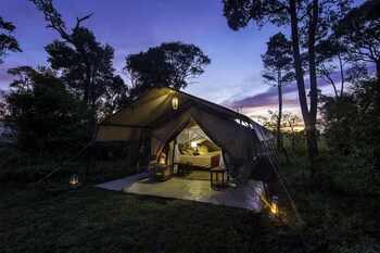 serengeti river camp