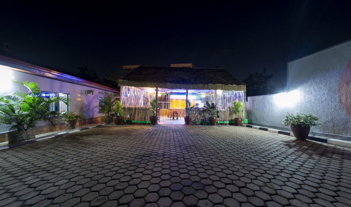 b maurice guest house