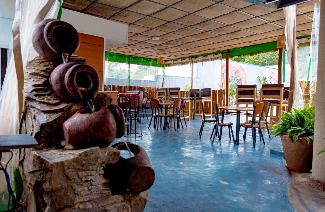 b maurice guest house