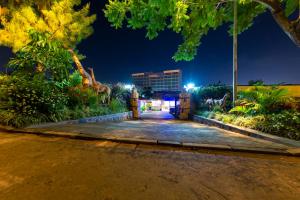 b maurice guest house