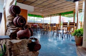 b maurice guest house