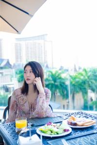 mangrove tree resort world sanya bay queen palm towers