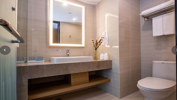 Holiday Inn Express Changzhou Xinbei, An Ihg Hotel,Jiangsu>>Changzhou,2.5 star
