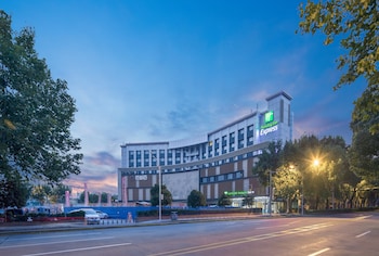 holiday inn express shanghai jiading center an ihg hotel