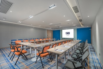 holiday inn express shanghai jiading center an ihg hotel