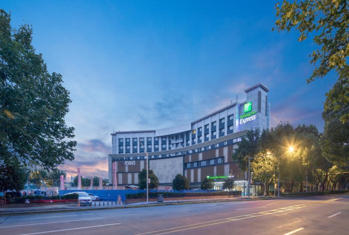 holiday inn express shanghai jiading center an ihg hotel