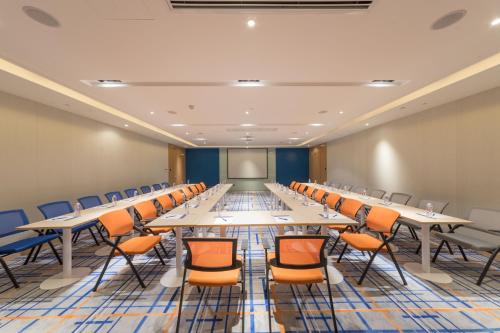 holiday inn express shanghai jiading center an ihg hotel