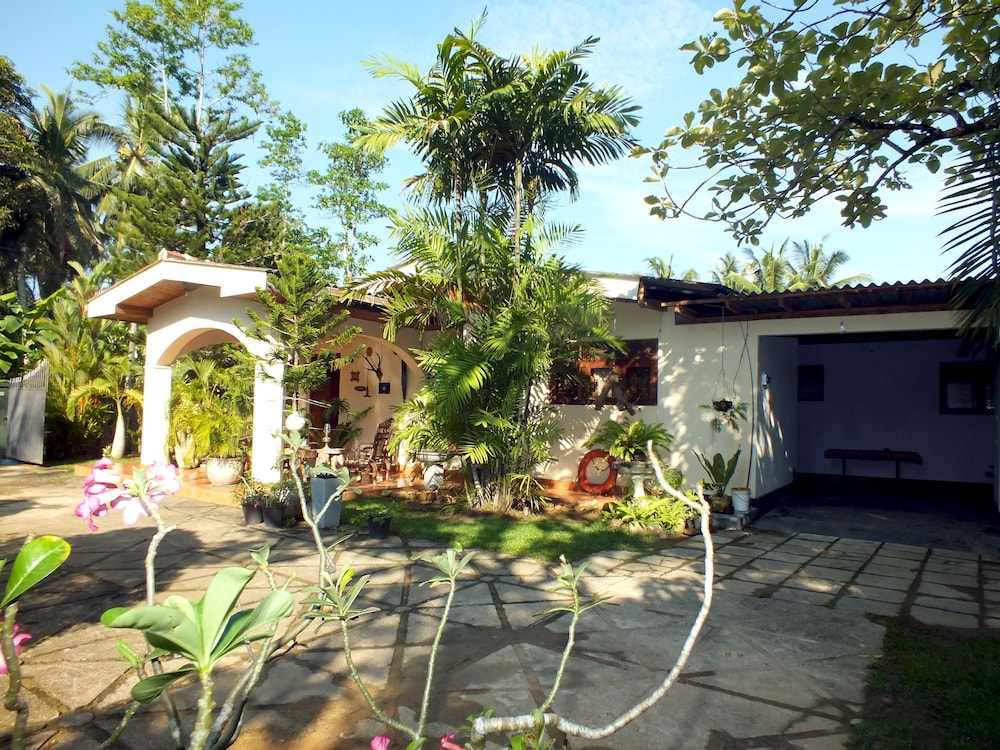 river side villa