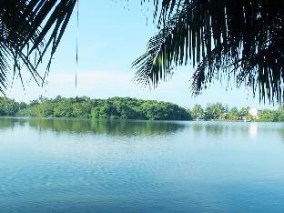 river side villa