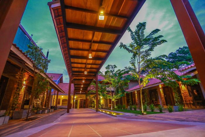 olinia airport hotel