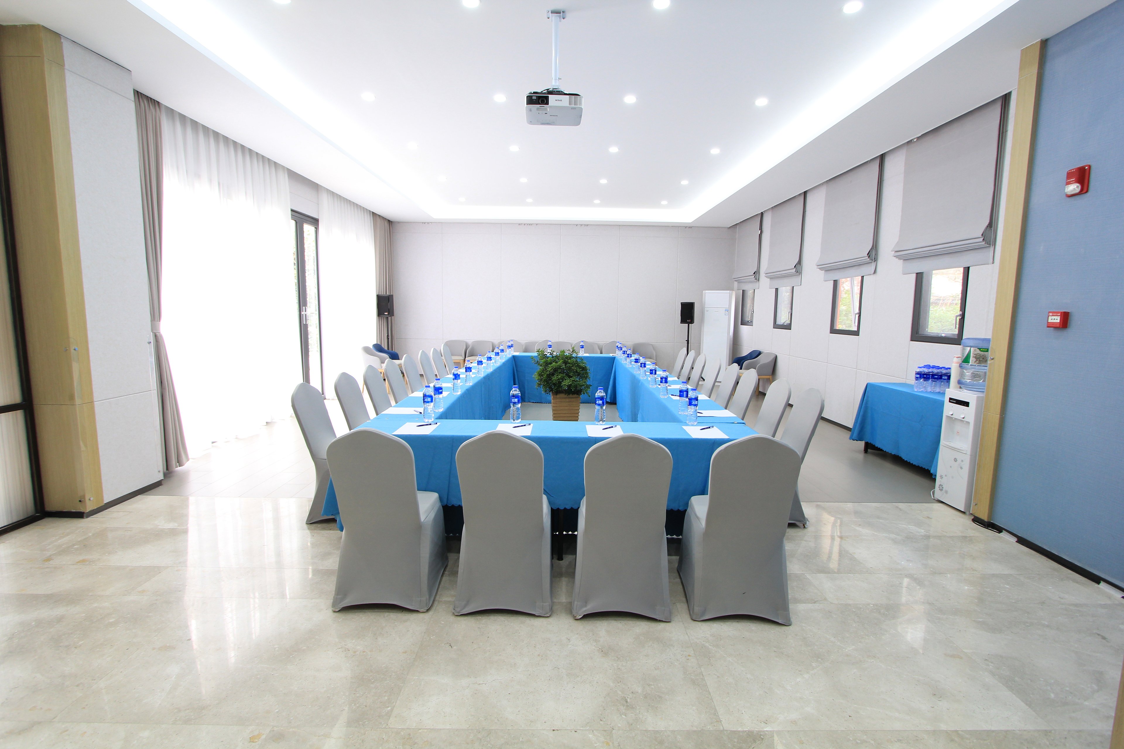 holiday inn express kunming west an ihg hotel