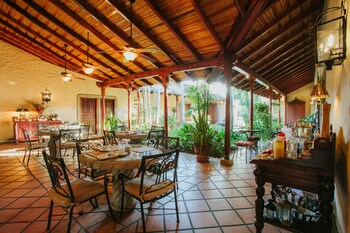 hotel los robles