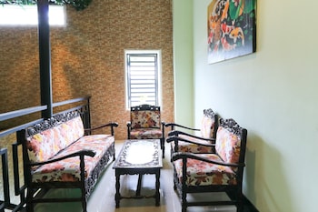 labuana homestay and cafe garden