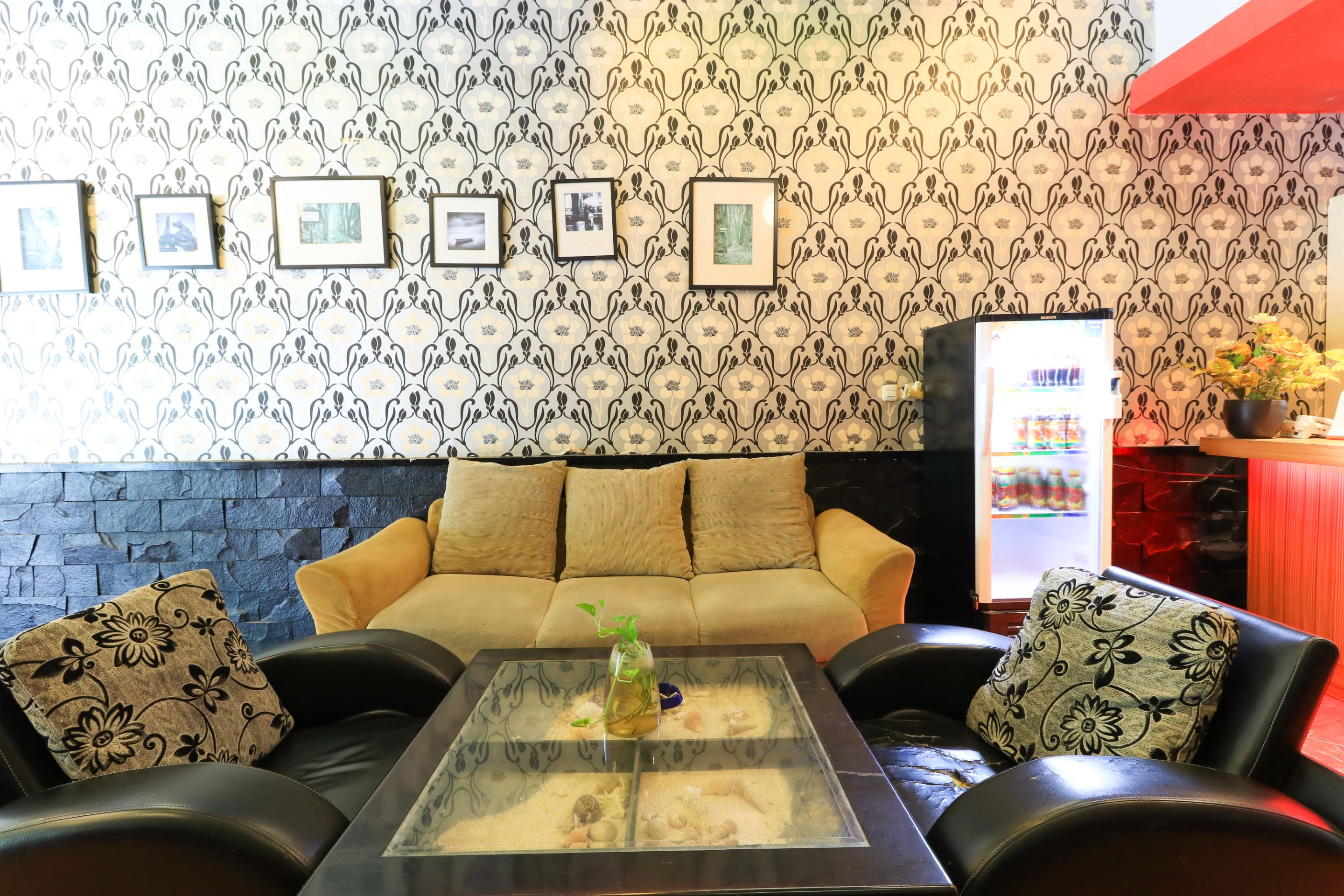 labuana homestay and cafe garden