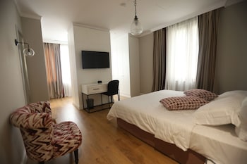 tirana