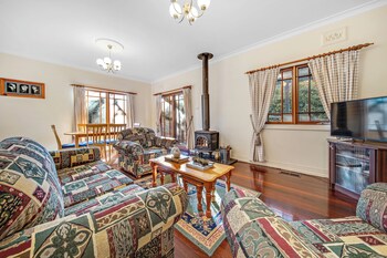 whispering pines cottages