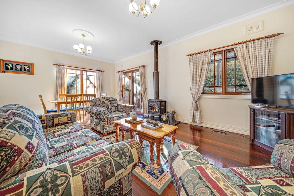 whispering pines cottages