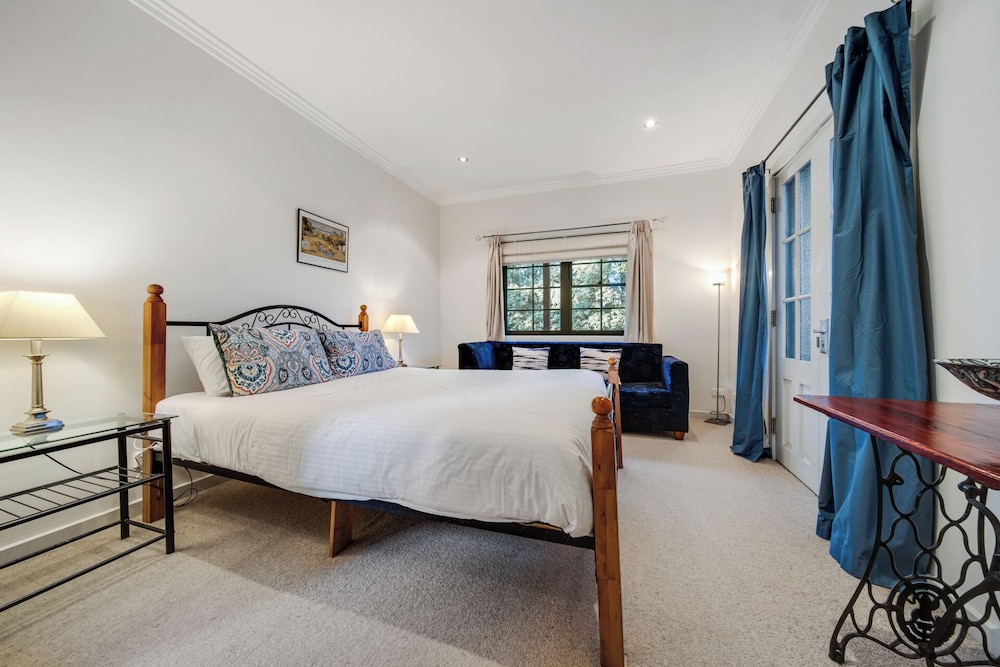 whispering pines cottages