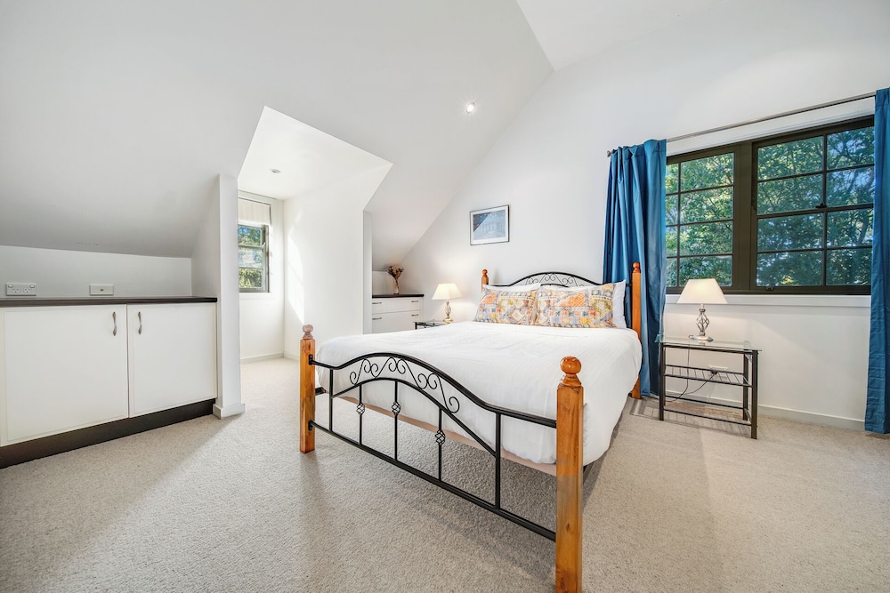 whispering pines cottages