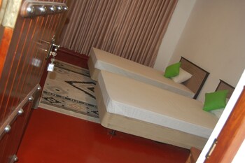 siloonaa garden villa