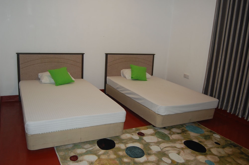 siloonaa garden villa