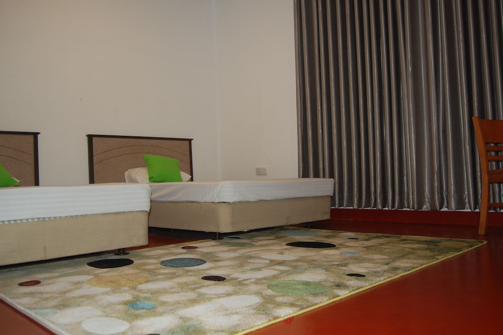 siloonaa garden villa