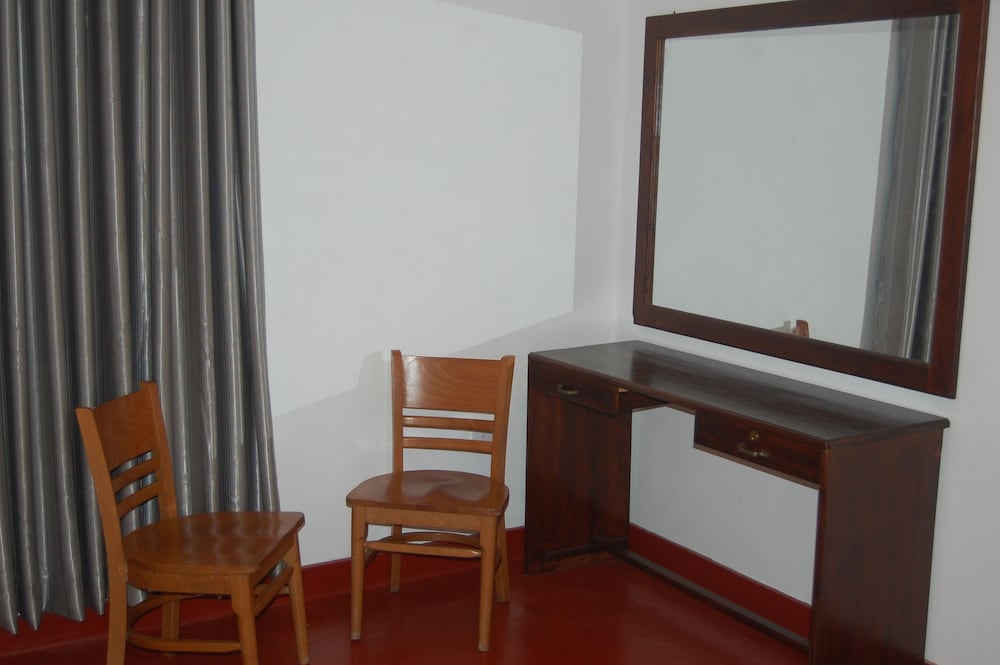 siloonaa garden villa