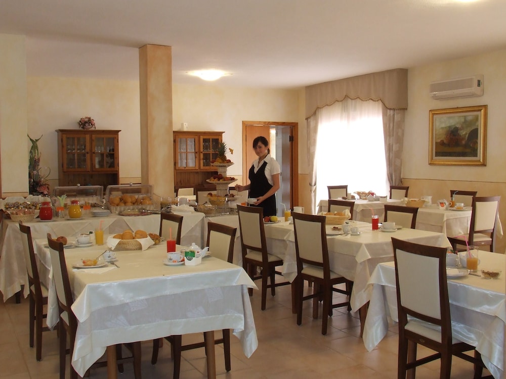 hotel gabbiano agenzia isola rossa