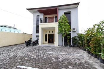 reddoorz near rumah sakit condong catur