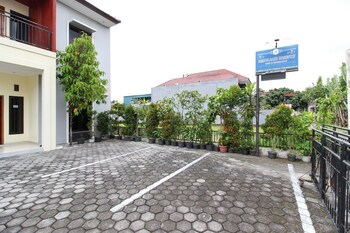 reddoorz near rumah sakit condong catur