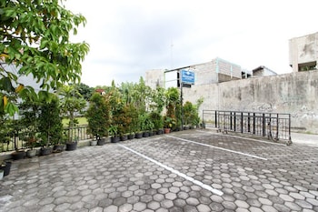 reddoorz near rumah sakit condong catur
