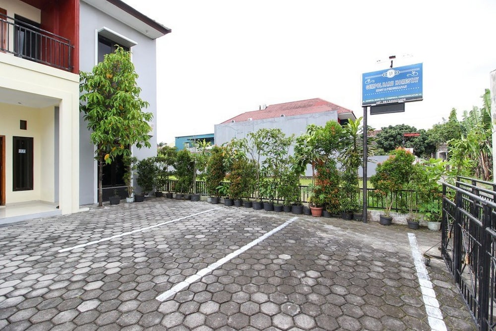 reddoorz near rumah sakit condong catur