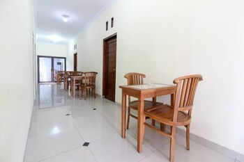 reddoorz near rumah sakit condong catur